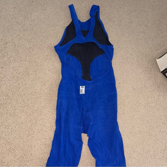 Arena Women's Powerskin R Evo+ Short Leg Swimsuit in Electric Blue - for Racing - Picture 7 of 7